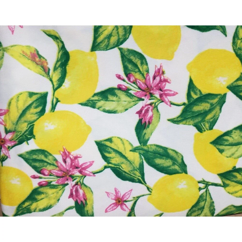 1 Printed Fabric Tablecloth, 52